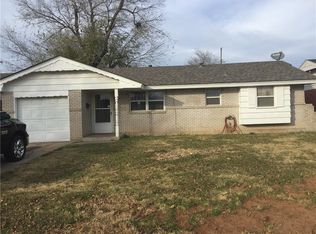 943 SW 1st St, Moore, OK 73160