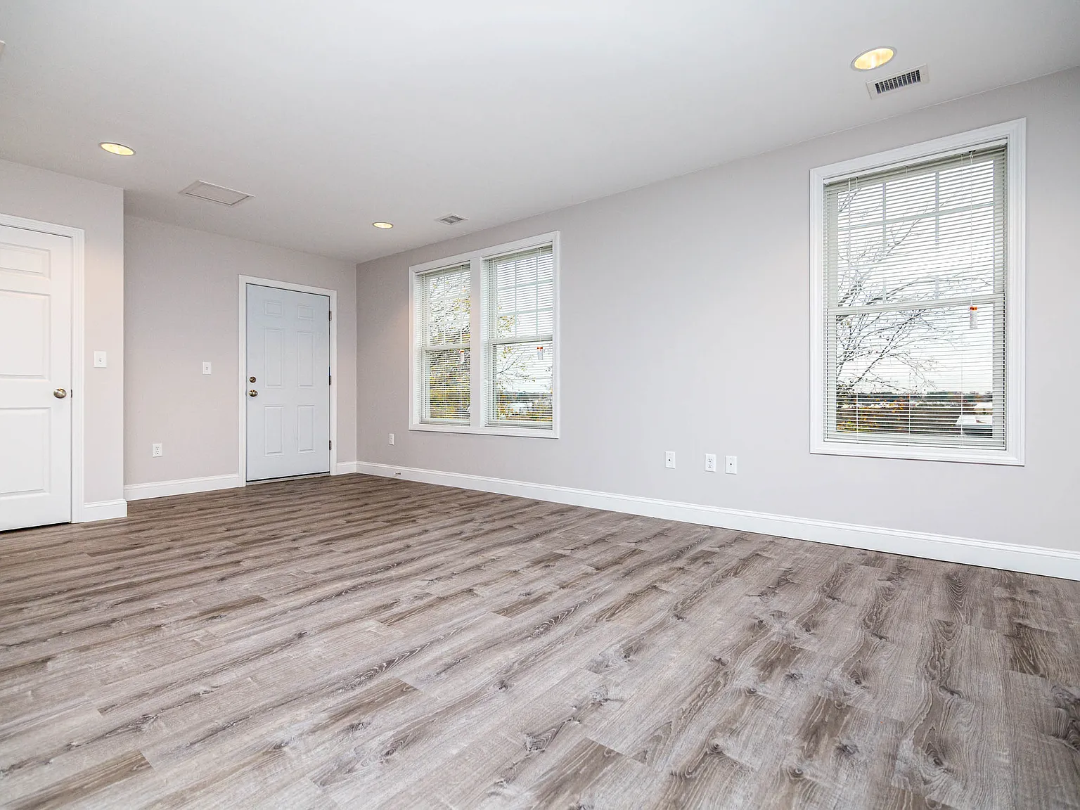 1 bed, 650 sqft, $2,400 — Photo 2