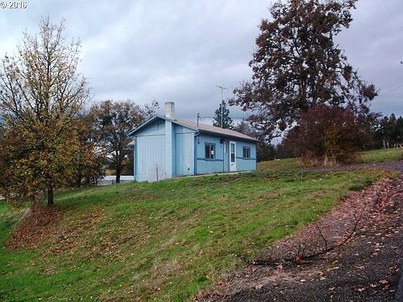 3rd image of 170 Redwood Dr