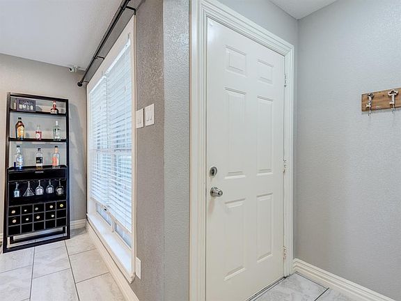 5th image of 2822 Hollandale Ln
