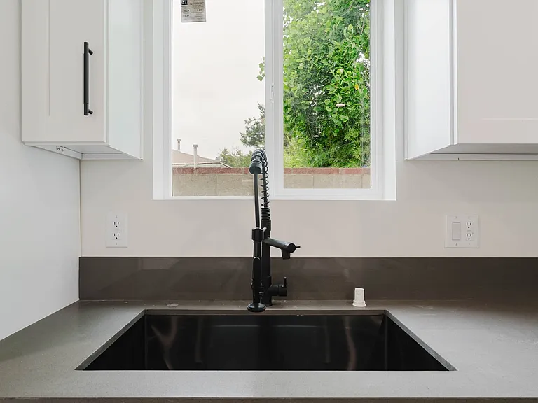7732 Etiwanda Ave — Photo 14