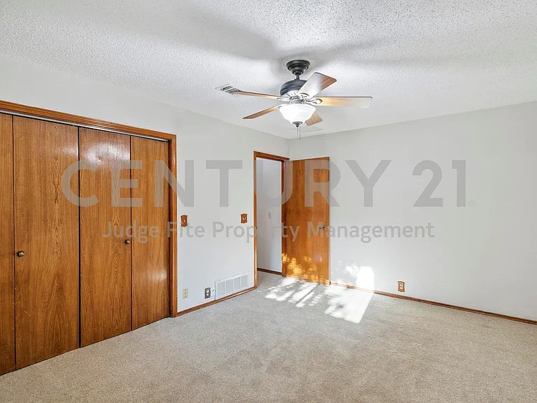 1308 Clubhouse Ct — Photo 19