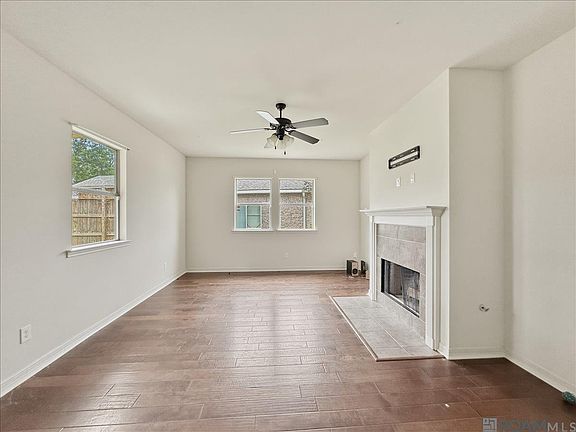 5th image of 17548 Rosemont Dr