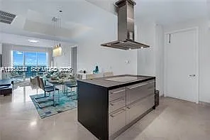 Trump Royale Condo — Photo 2