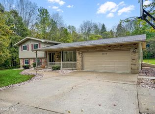 2524 Hemlock Rd, Commodore, PA 15729