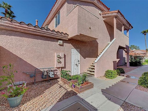 2nd image of 2814 Edmond St #2