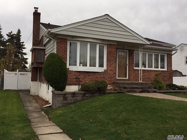 1st image of 48 Hillary Ln