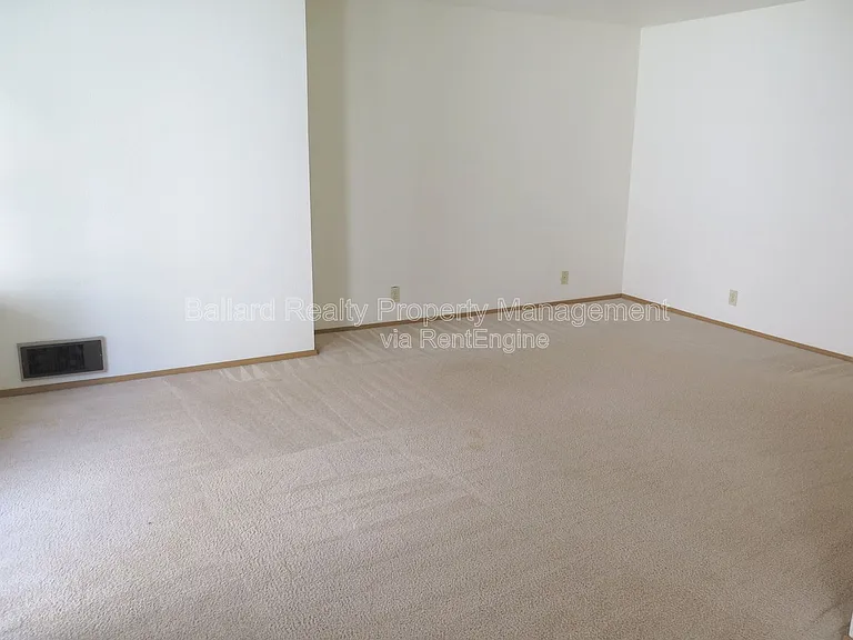 3232 21st Ave W #102 — Photo 3