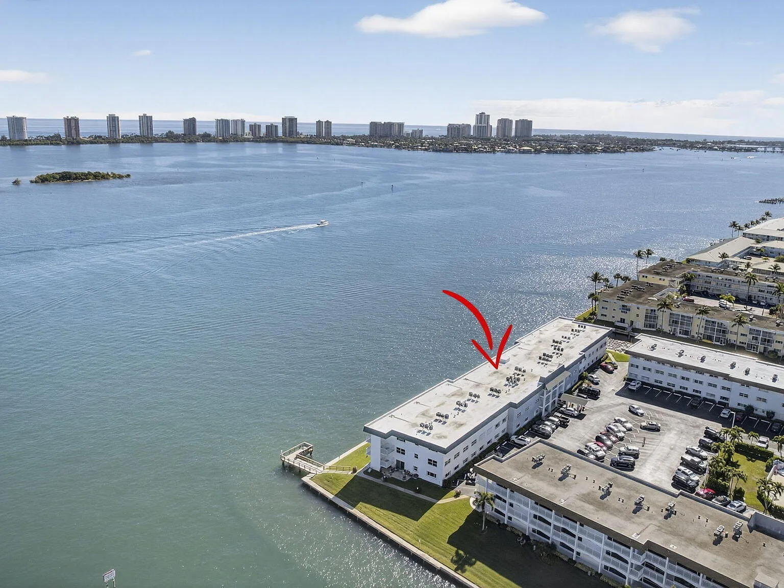 1 bed, 1.0 bath, 672 sqft, $2,050 — Photo 1
