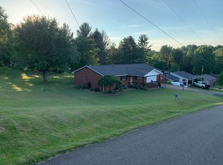 35 Valley Dr, Marietta, OH 45750