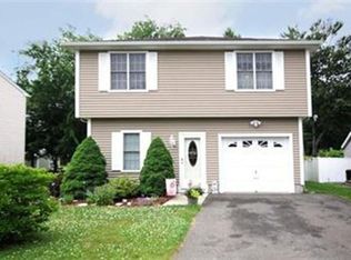 11 N Arthur St, Ludlow, MA 01056