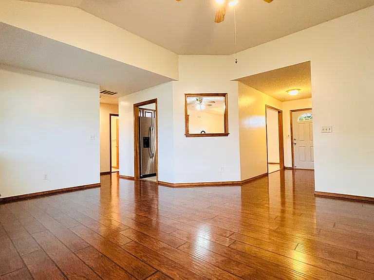 3587 W Shawnee Pl — Photo 4
