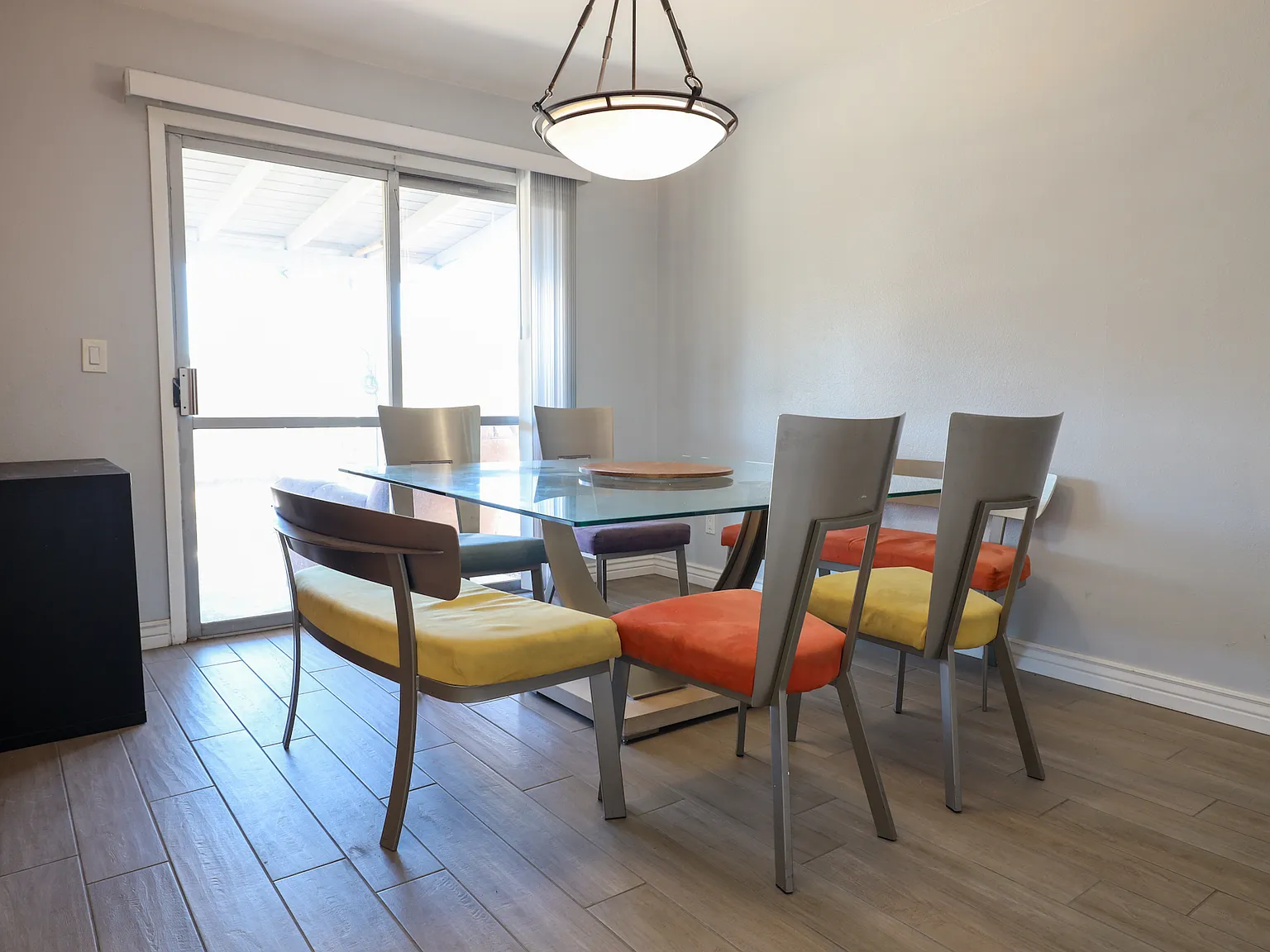 6 bed, 2375 sqft, $675 — Photo 3