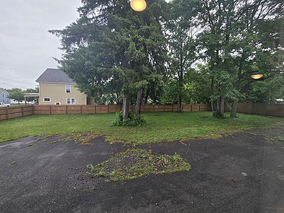 5th image of 506 W Dominick St Unit 1