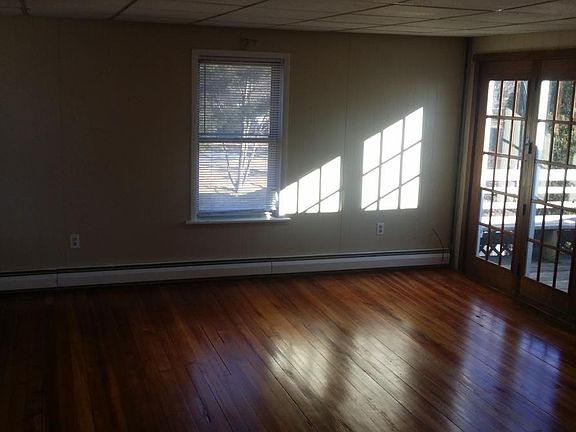 Living rm, private deck