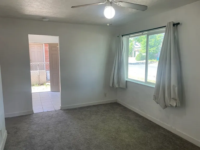 1428 Clinton St — Photo 6