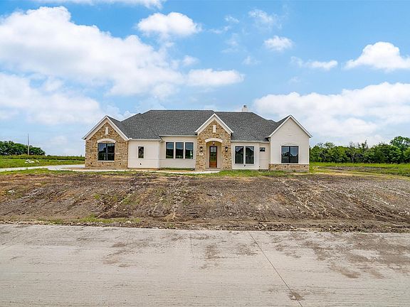 3rd image of 125 Aiden Dr