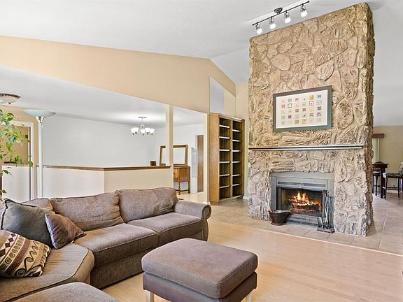 3rd image of 8750 Taajanar Ct