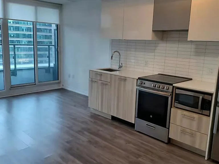 251 Jarvis St #928 — Photo 10