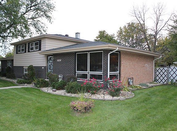 2nd image of 15458 Diekman Ct