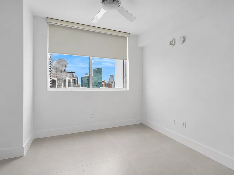 244 Biscayne Blvd #39N — Photo 15
