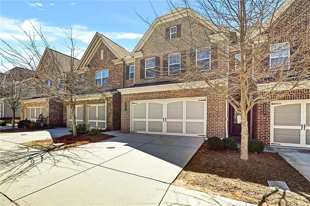 Building Photo - 1237 Foxcroft Ln E