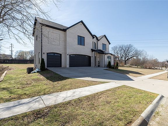 3rd image of 4281 W American Dr