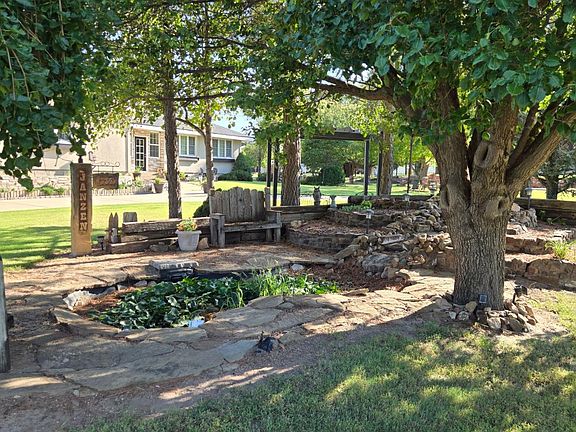 3rd image of 335 Quail Cir