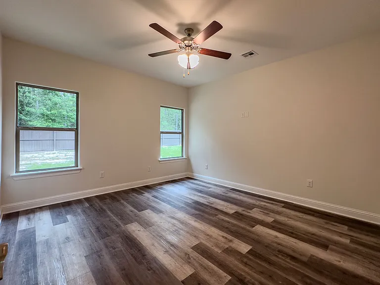 213 Steel Magnolia Ln — Photo 8