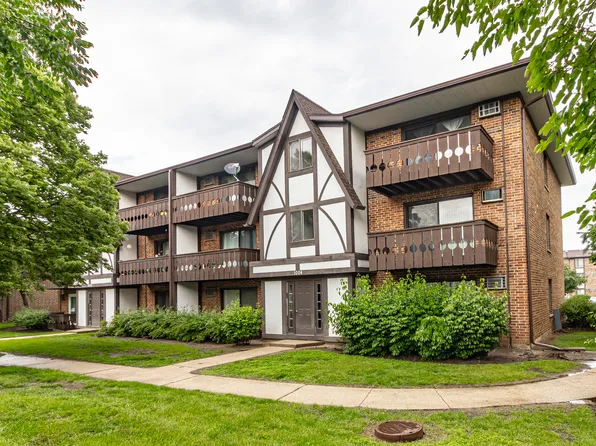 1004 Centurion Ln APT 4, Vernon Hills, IL 60061