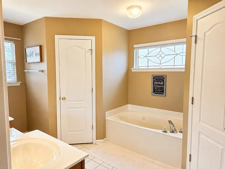 11652 Belle Manor Dr — Photo 9