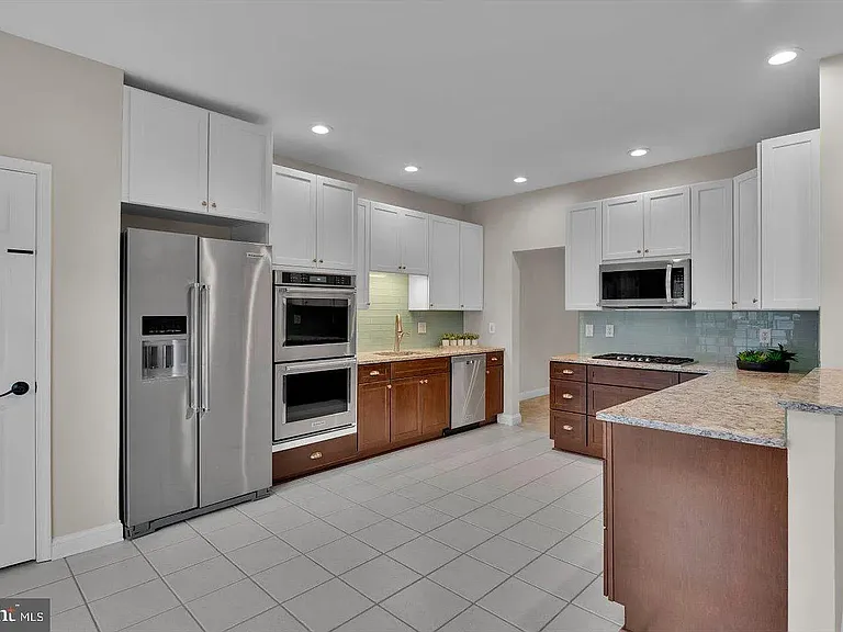 9 Ross Way — Photo 10