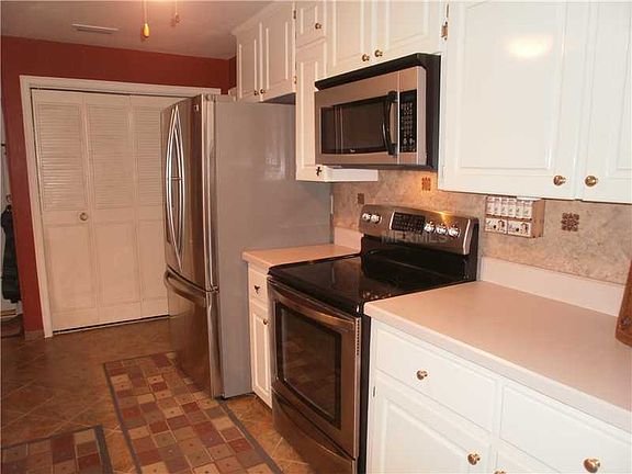 3rd image of 444 S Deerwood Ave