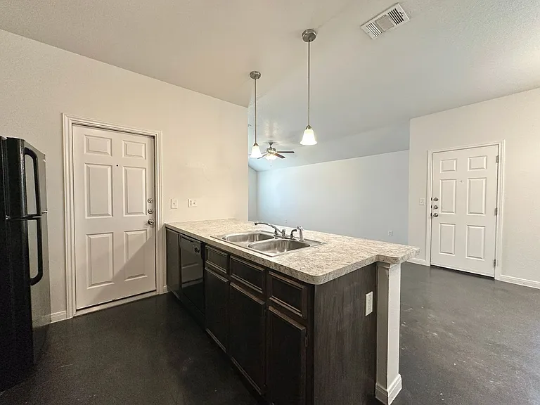 4507 Skyflower Ln — Photo 8