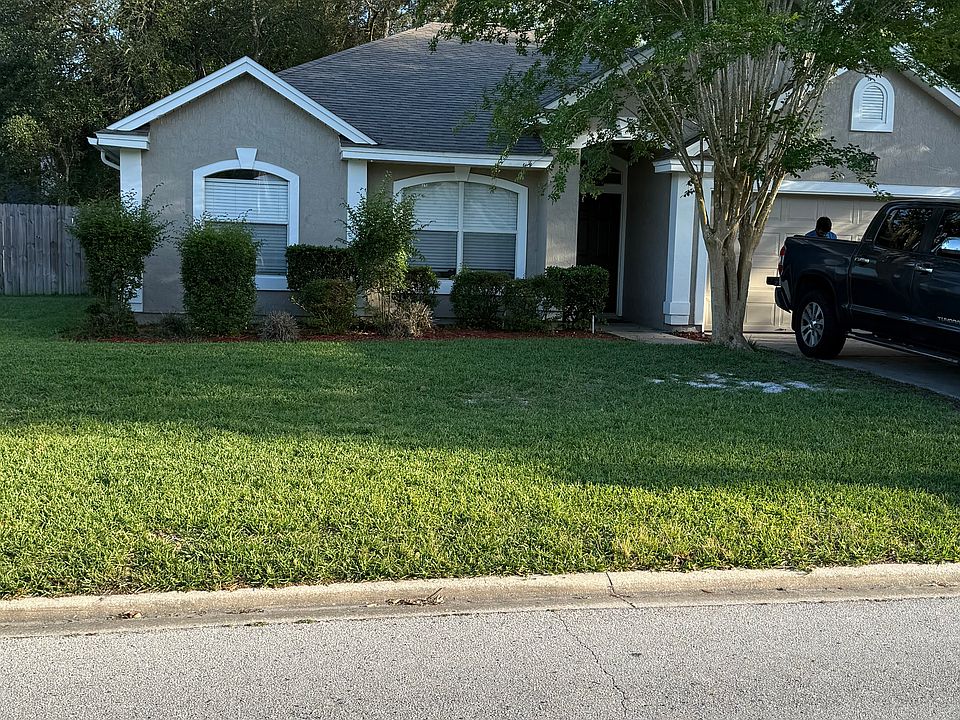 1st image of 373 Maplewood Dr