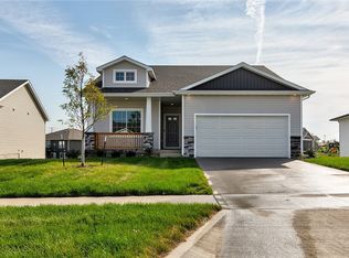 5405 167th St, Urbandale, IA 50323