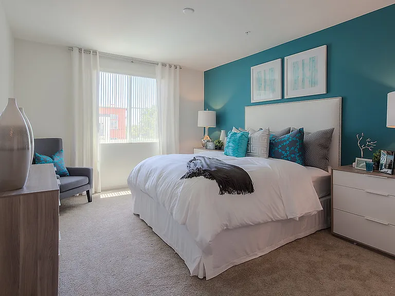 Paragon — Photo 9