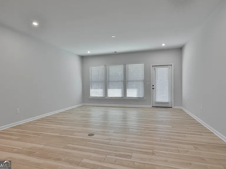 148 Soundview Trce — Photo 25