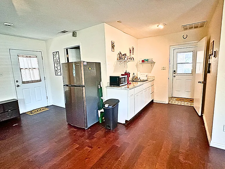 3000 Keller Hicks Rd #2 — Photo 8