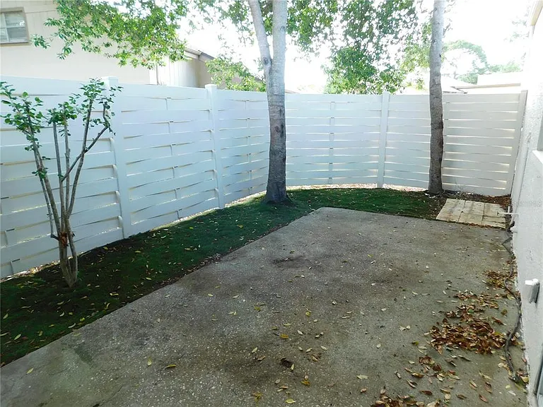 2561 Forest Run Ct — Photo 15