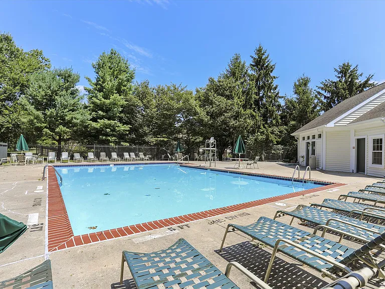 3810 Chesterwood Dr #3810 — Photo 24