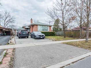 3 Sanctbury Pl, Toronto, ON M9C4M4