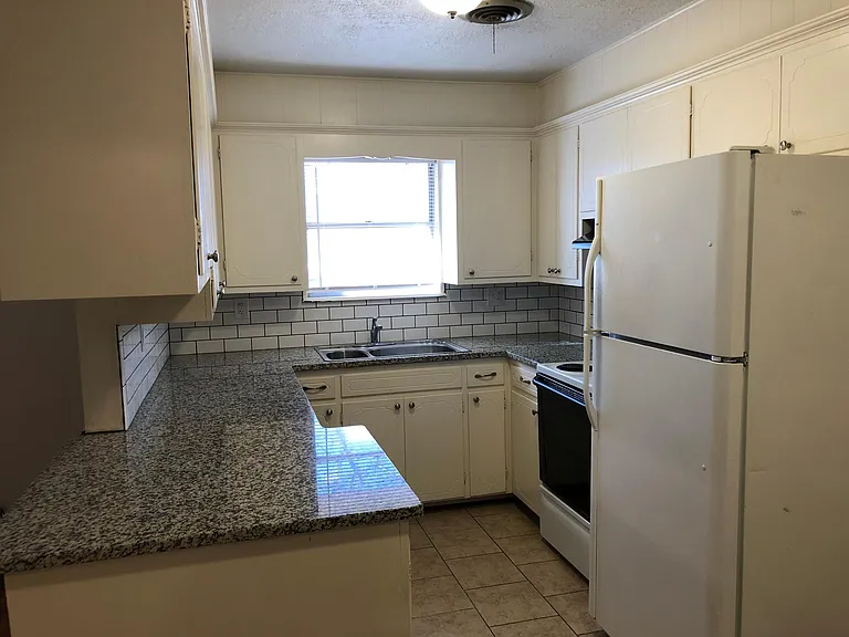 1508 Southern Heights Ave — Photo 7