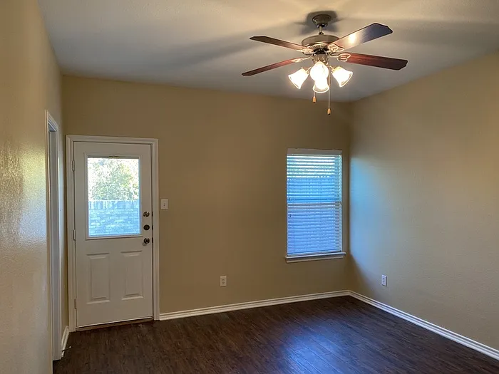 920 Walnut St — Photo 4