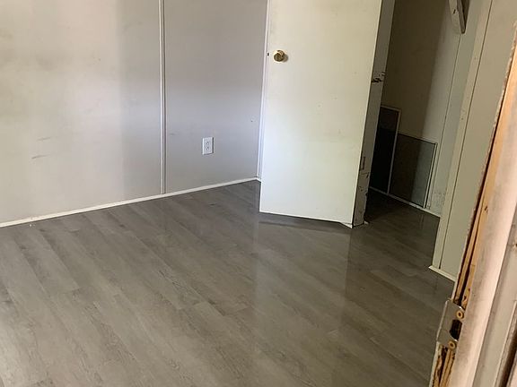 3rd image of 126 Holly Dr