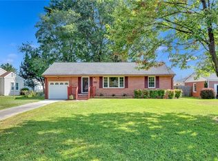 10 Rugby Rd, Newport News, VA 23606