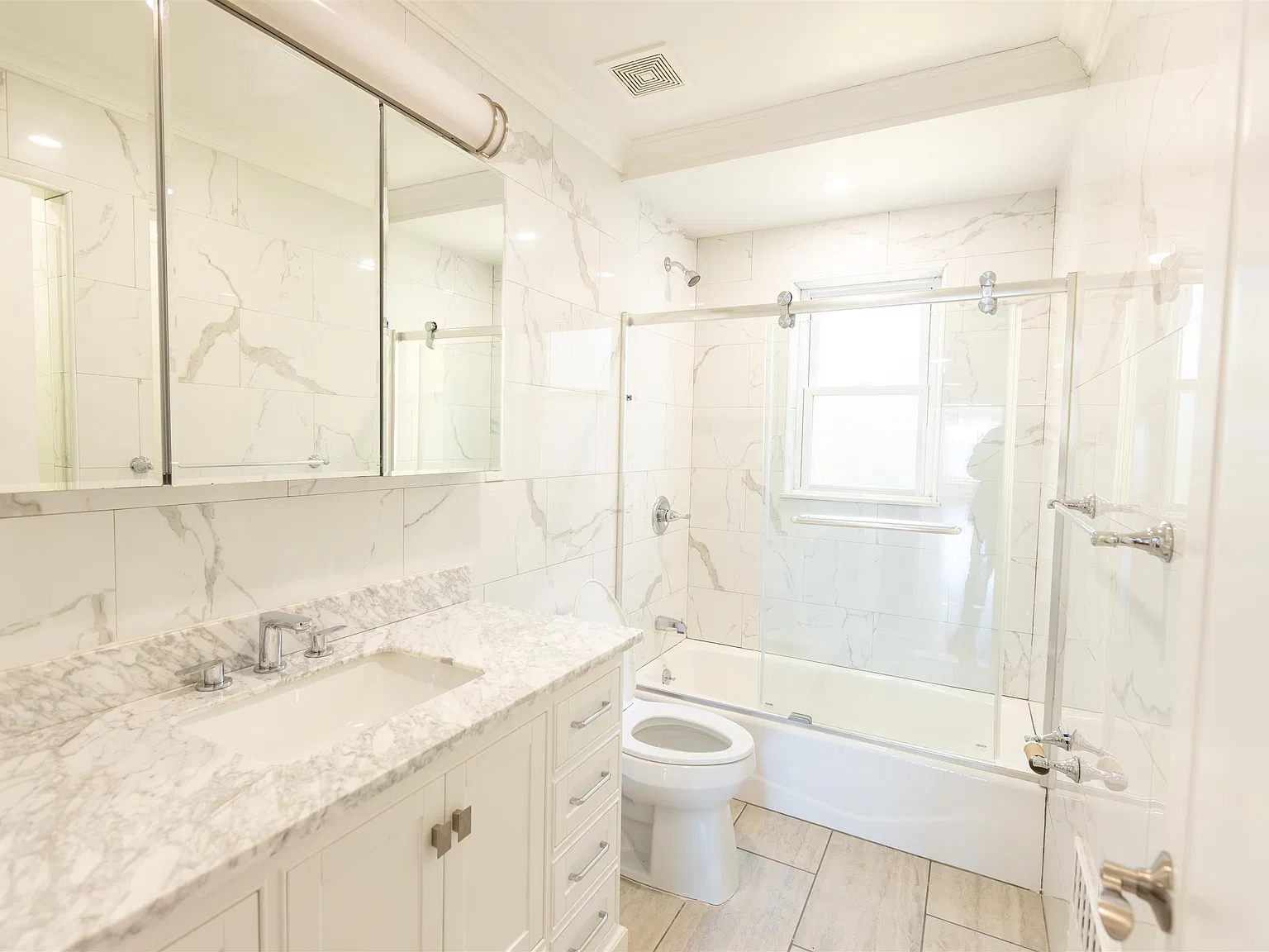 3 bed, 2.0 bath, $4,850 — Photo 3