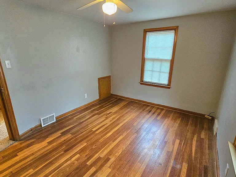 548 Arlington Ave — Photo 10
