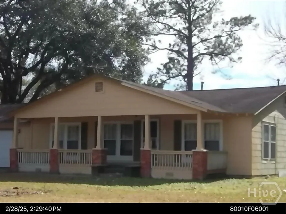 1005 E US Highway 80