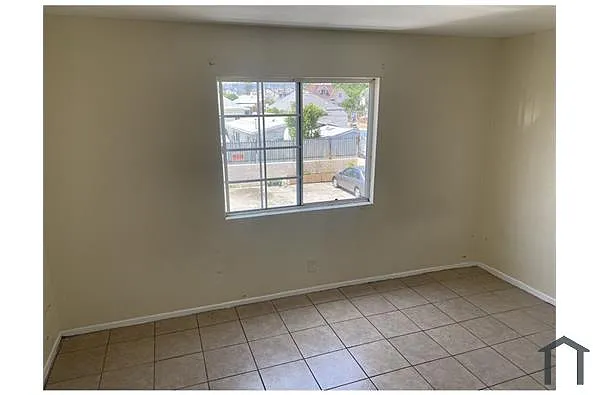 Building Photo - 2429 Griffin Ave #7